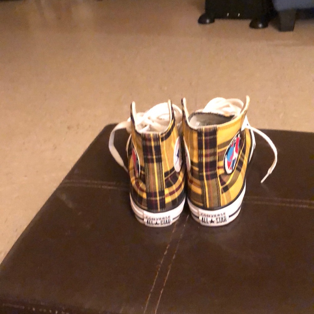 Converse all star, size US 2, color yellow and black, for girl and boy